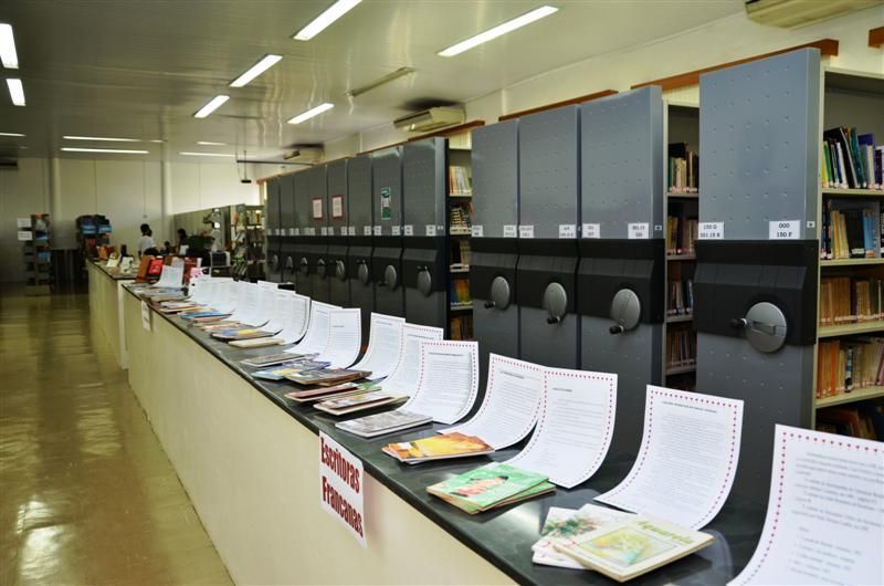 biblioteca02 Medium