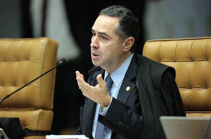 Ministro Roberto Barroso durante sessão do STF