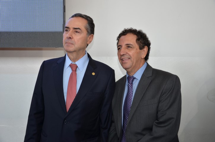 ministro Small