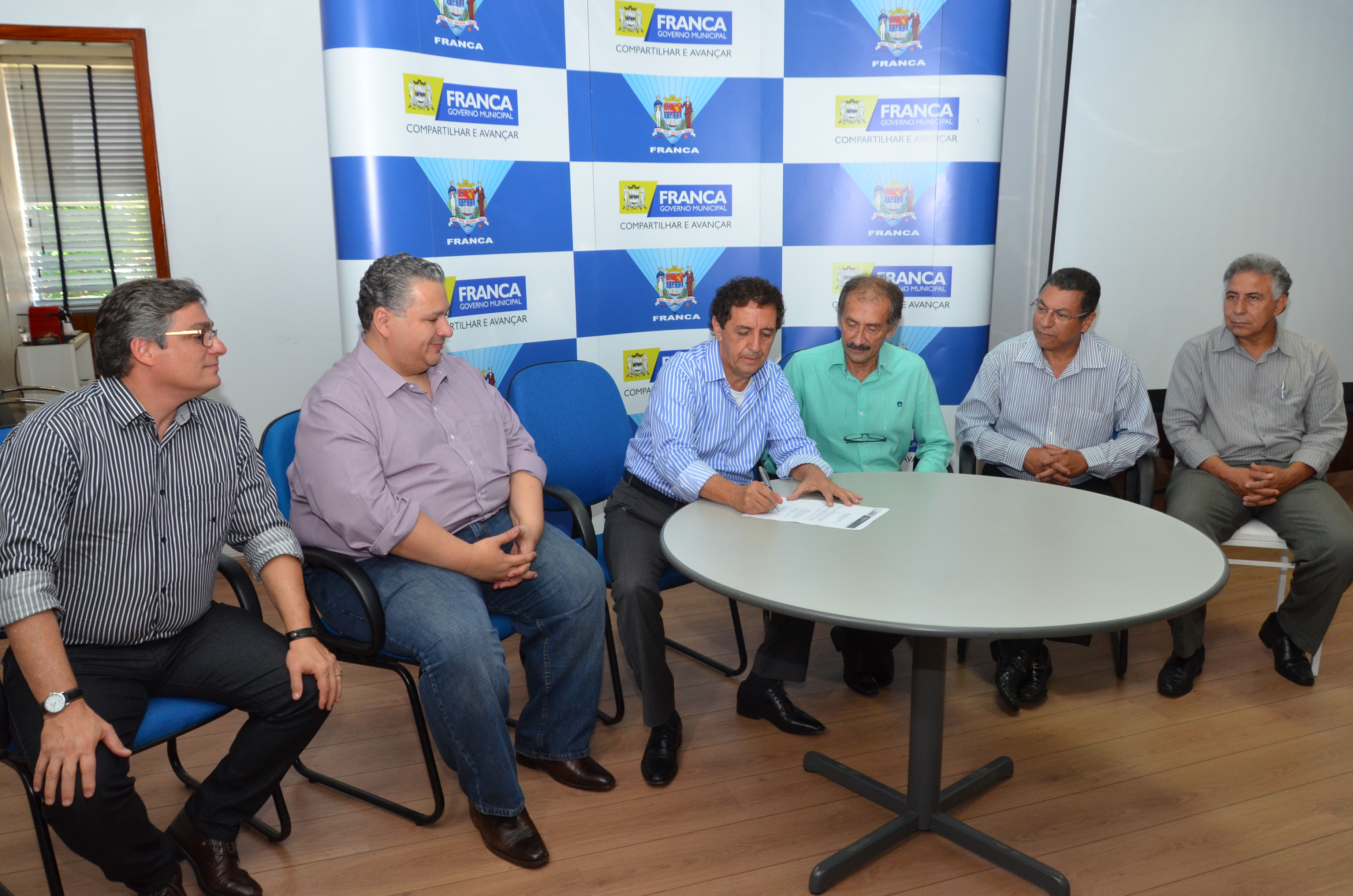 gabineteunimend06